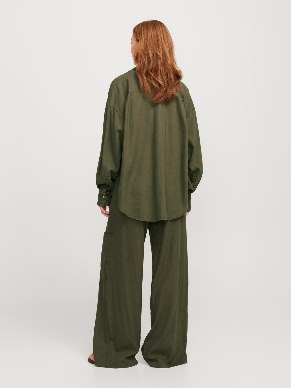 model_shot-back